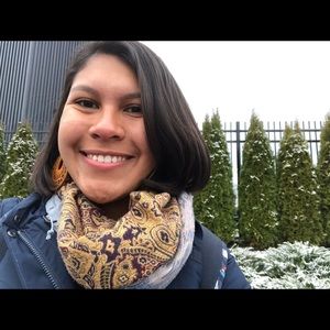 Meet your Posher, Iris